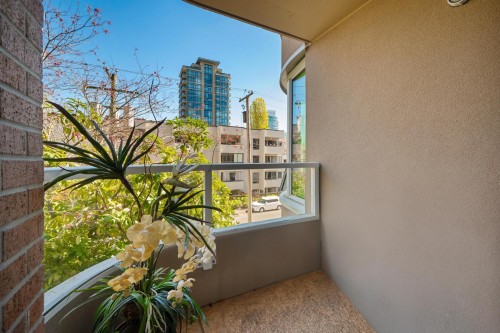 203-1845 Robson Street, Vancouver, BC 