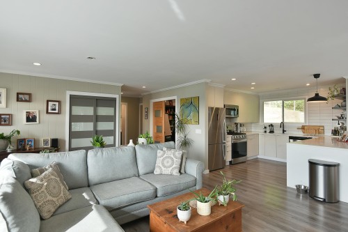 482 Elphinstone Avenue, Gibsons, BC 