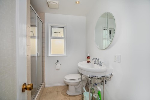 1735 62Nd Avenue W, Vancouver, BC 