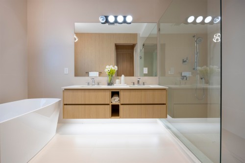 9240 Saunders Road, Richmond, BC 