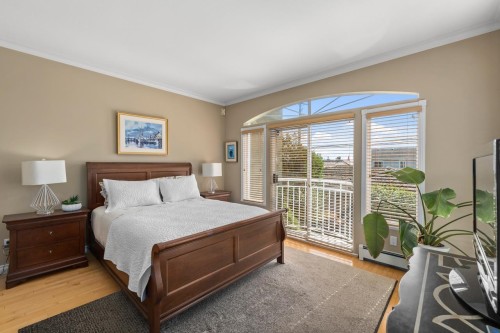 2362 Marine Drive, West Vancouver, BC 