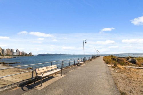 2362 Marine Drive, West Vancouver, BC 