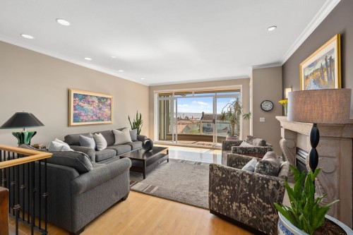 2362 Marine Drive, West Vancouver, BC 