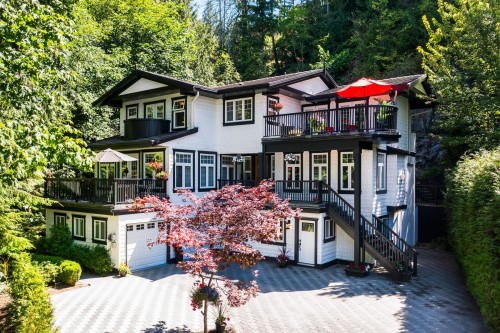 5671 Westport Road, West Vancouver, BC 