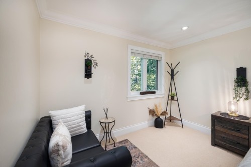 5671 Westport Road, West Vancouver, BC 