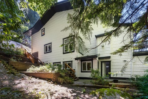 5671 Westport Road, West Vancouver, BC 