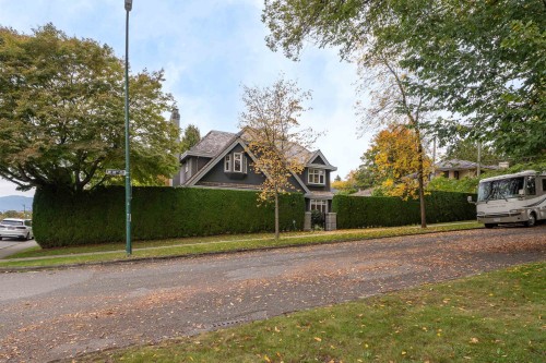 2087 18Th Avenue W, Vancouver, BC 