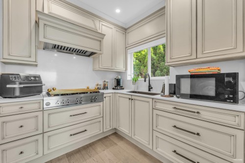 1439 Chippendale Road, West Vancouver, BC 