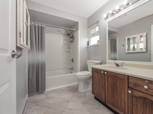 1-765 School Road, Gibsons, BC 