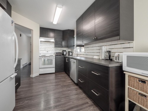 1-765 School Road, Gibsons, BC 