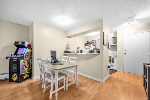 208-1955 Woodway Place, Burnaby, BC 