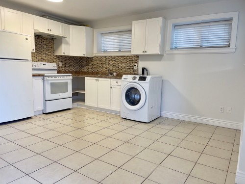 2-3787 Elmwood Street, Burnaby, BC 