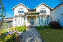 7525 13th Avenue  Burnaby, BC V3N 2E3