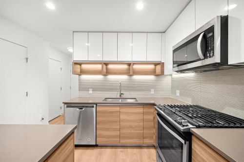 207-8850 University Crescent, Burnaby, BC 