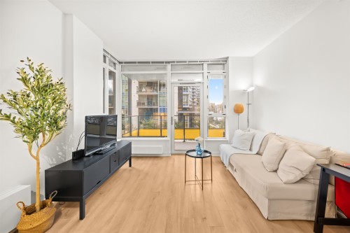 207-8850 University Crescent, Burnaby, BC 