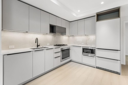 213-2015 St. Johns Street, Port Moody, BC 