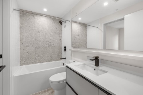 213-2015 St. Johns Street, Port Moody, BC 