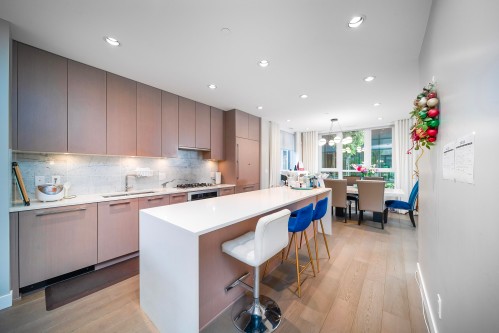 Th1-5410 Shortcut Road, Vancouver, BC 
