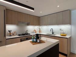 210-2235 Broadway E Vancouver, BC V5N 0J5