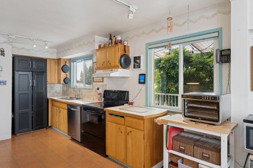 558 Draycott Street, Coquitlam, BC 