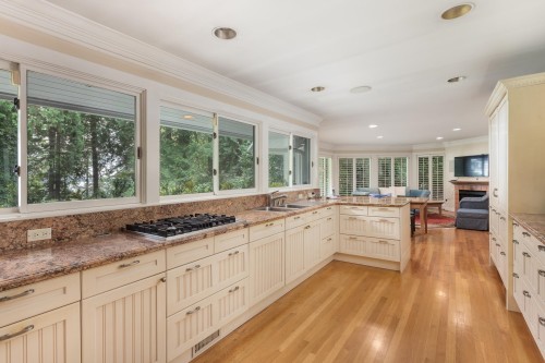 4708 Dogwood Lane, West Vancouver, BC 