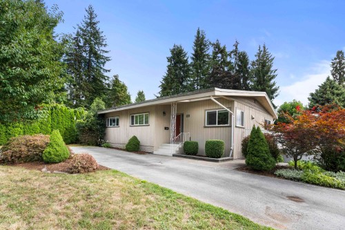 532 Perth Avenue  Coquitlam, BC V3J 2E3