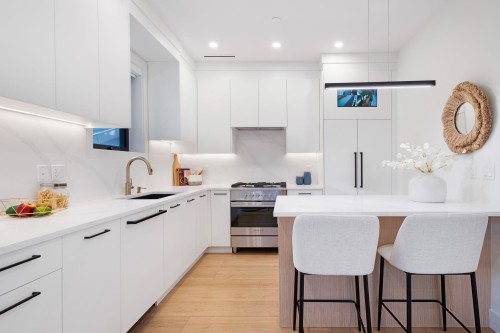 2-1233 37Th Avenue E, Vancouver, BC 