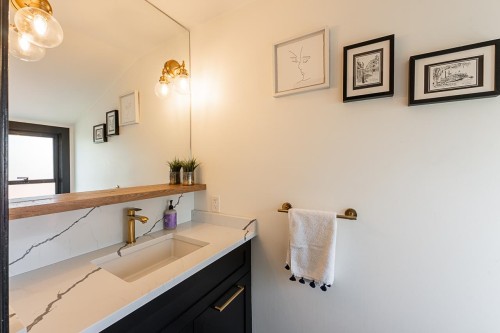 341 22Nd Avenue W, Vancouver, BC 