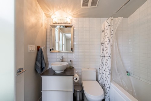 341 22Nd Avenue W, Vancouver, BC 