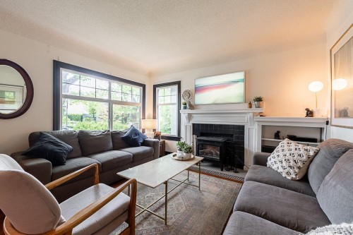 341 22Nd Avenue W, Vancouver, BC 