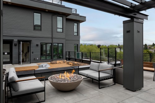 308-2450 Garden Drive, Vancouver, BC 