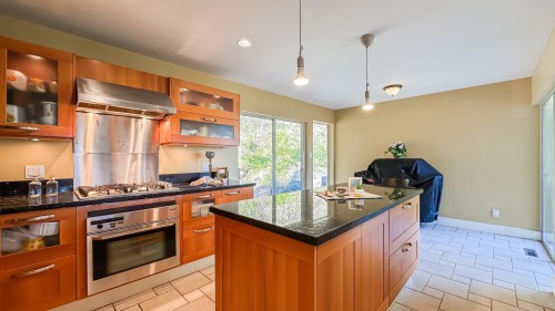 4825 Headland Close, West Vancouver, BC 