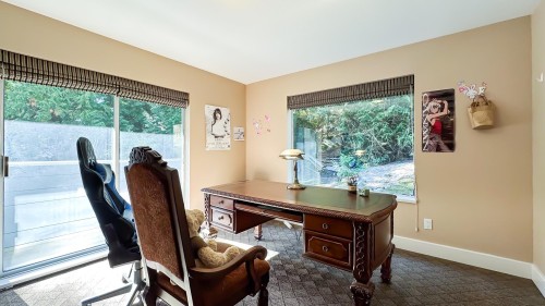 4825 Headland Close, West Vancouver, BC 