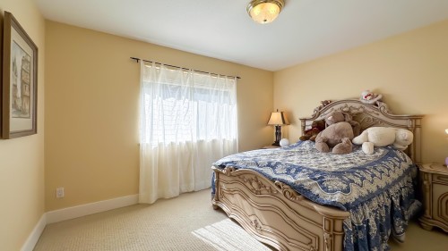 4825 Headland Close, West Vancouver, BC 