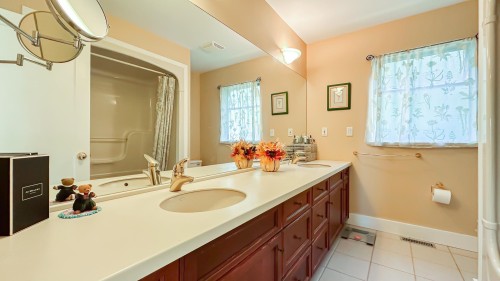 4825 Headland Close, West Vancouver, BC 