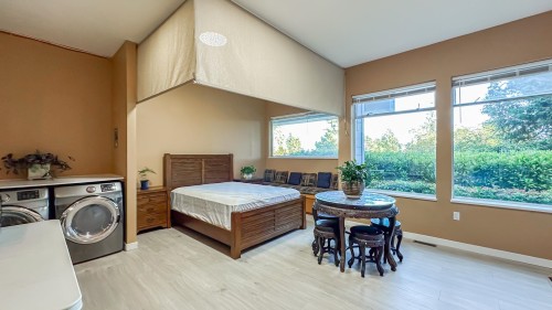 4825 Headland Close, West Vancouver, BC 