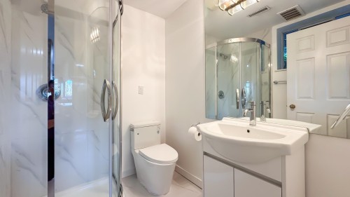 4825 Headland Close, West Vancouver, BC 