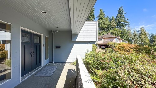 4825 Headland Close, West Vancouver, BC 