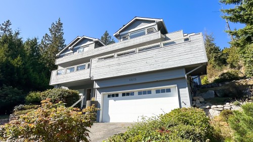 4825 Headland Close, West Vancouver, BC 