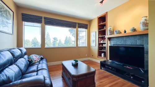 4825 Headland Close, West Vancouver, BC 