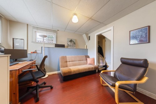 1737 5Th Avenue E, Vancouver, BC 