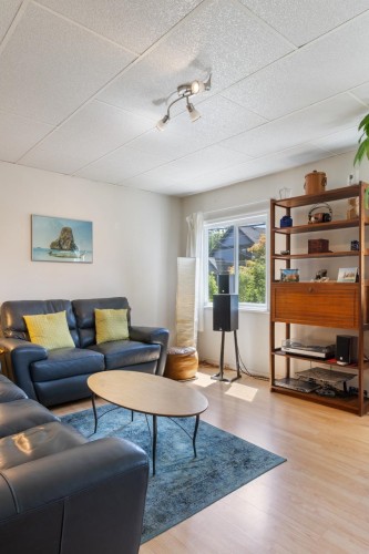 1737 5Th Avenue E, Vancouver, BC 