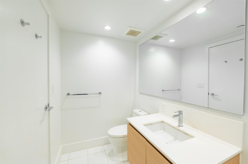 1410-5508 Hollybridge Way, Richmond, BC 