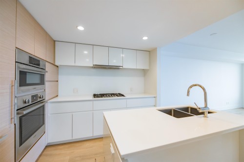 1410-5508 Hollybridge Way, Richmond, BC 