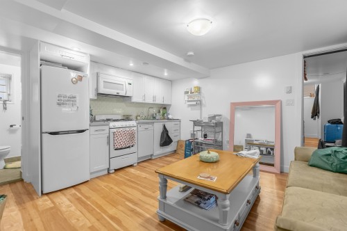 610 Salsbury Drive, Vancouver, BC 