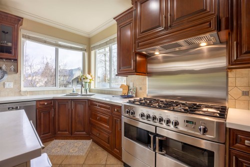 1059 Cornell Avenue, Coquitlam, BC 