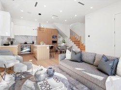 4687 15th Avenue W Vancouver, BC V6R 3B5