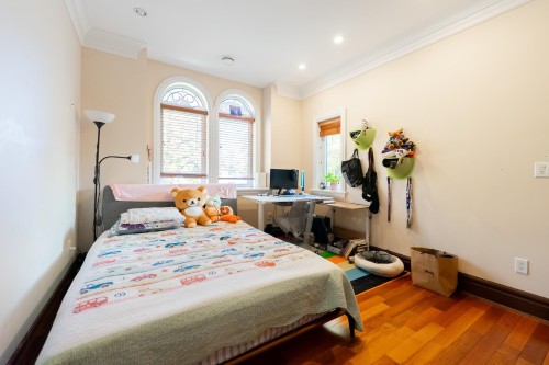 2502 36Th Avenue W, Vancouver, BC 