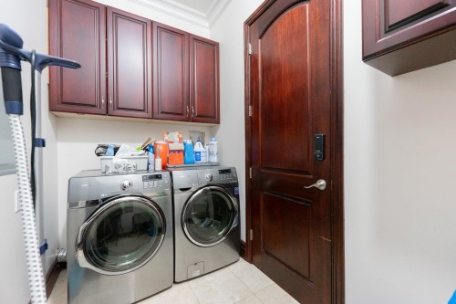 2502 36Th Avenue W, Vancouver, BC 