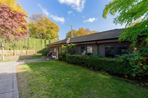 2502 36Th Avenue W, Vancouver, BC 